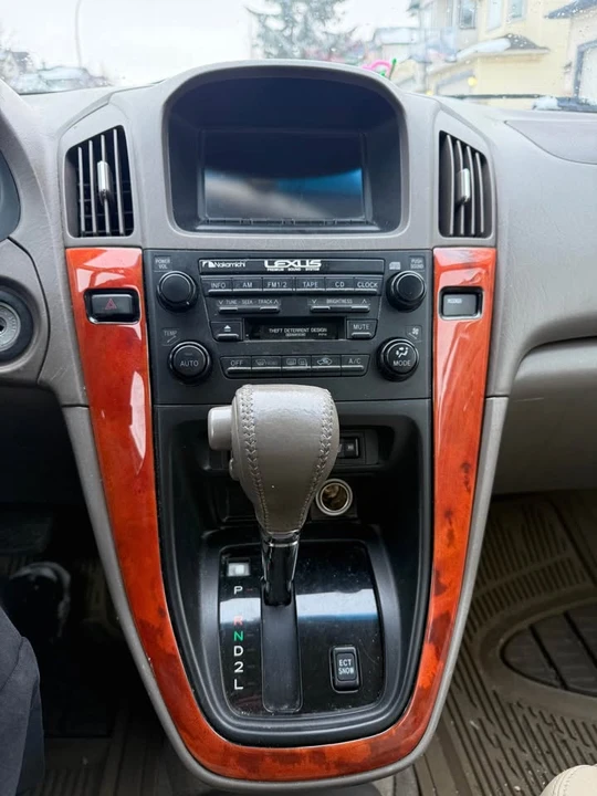 2001 Lexus RX 1st Gen - Image 9 of 13