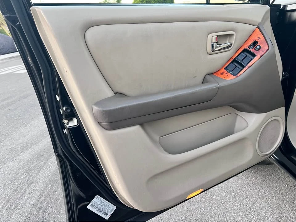 2001 Lexus RX 1st Gen - Image 8 of 13