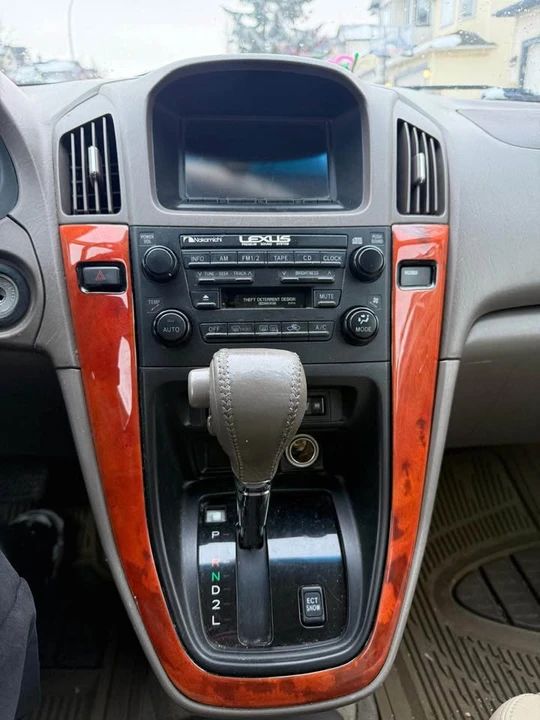 2001 Lexus RX 1st Gen - Image 9 of 13