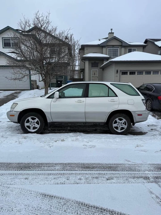 2001 Lexus RX 1st Gen - Image 2 of 13