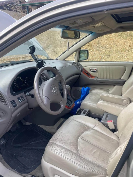 2001 Lexus RX 1st Gen - Image 4 of 6