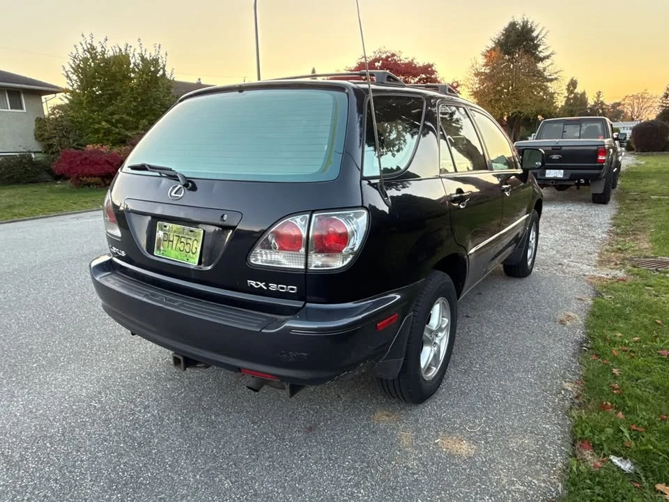 2001 Lexus RX 1st Gen - Image 10 of 18