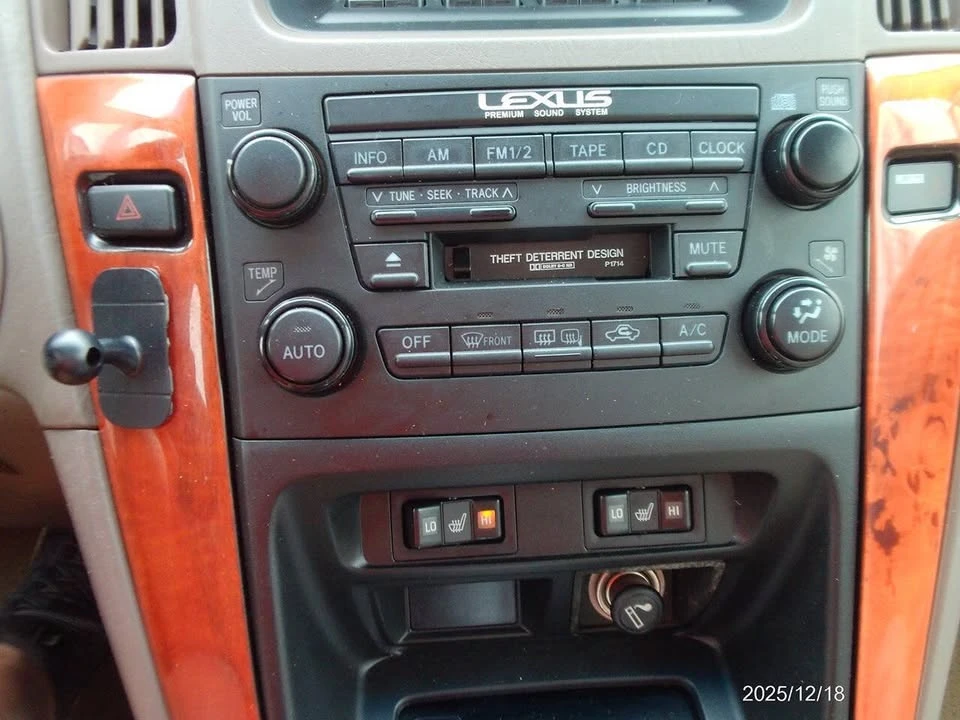 2001 Lexus RX 1st Gen - Image 10 of 15