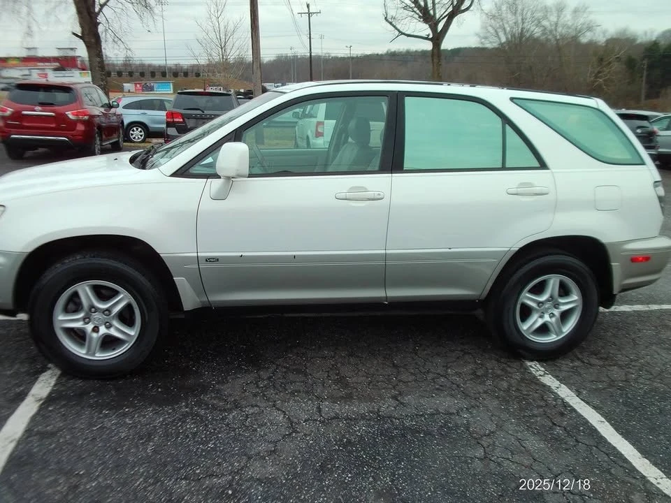 2001 Lexus RX 1st Gen - Image 3 of 15