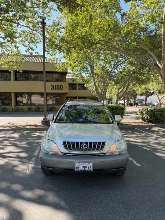 2001 Lexus RX 1st Gen - Image 2 of 15