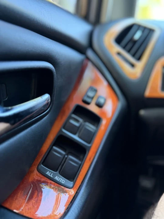 2001 Lexus RX 1st Gen - Image 12 of 15