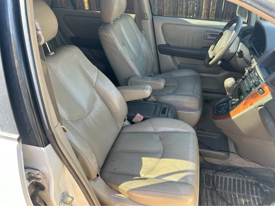 2001 Lexus RX 1st Gen - Image 4 of 4