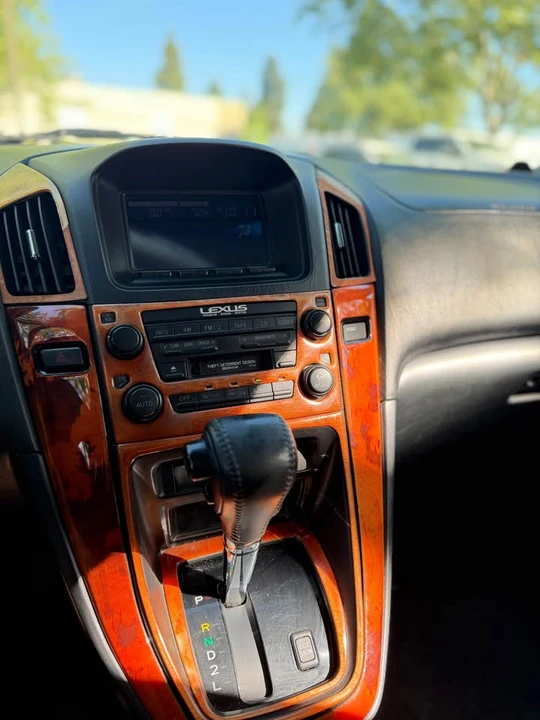 2001 Lexus RX 1st Gen - Image 14 of 15