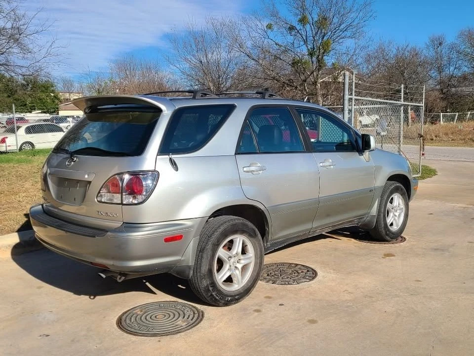 2001 Lexus RX 1st Gen - Image 3 of 16
