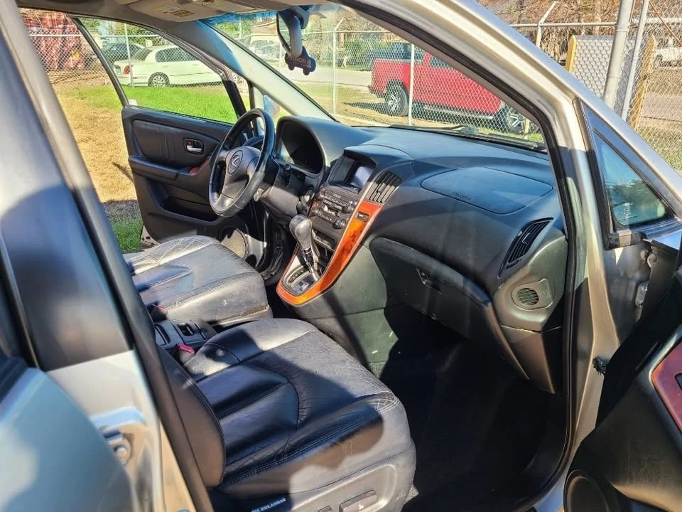 2001 Lexus RX 1st Gen - Image 15 of 16