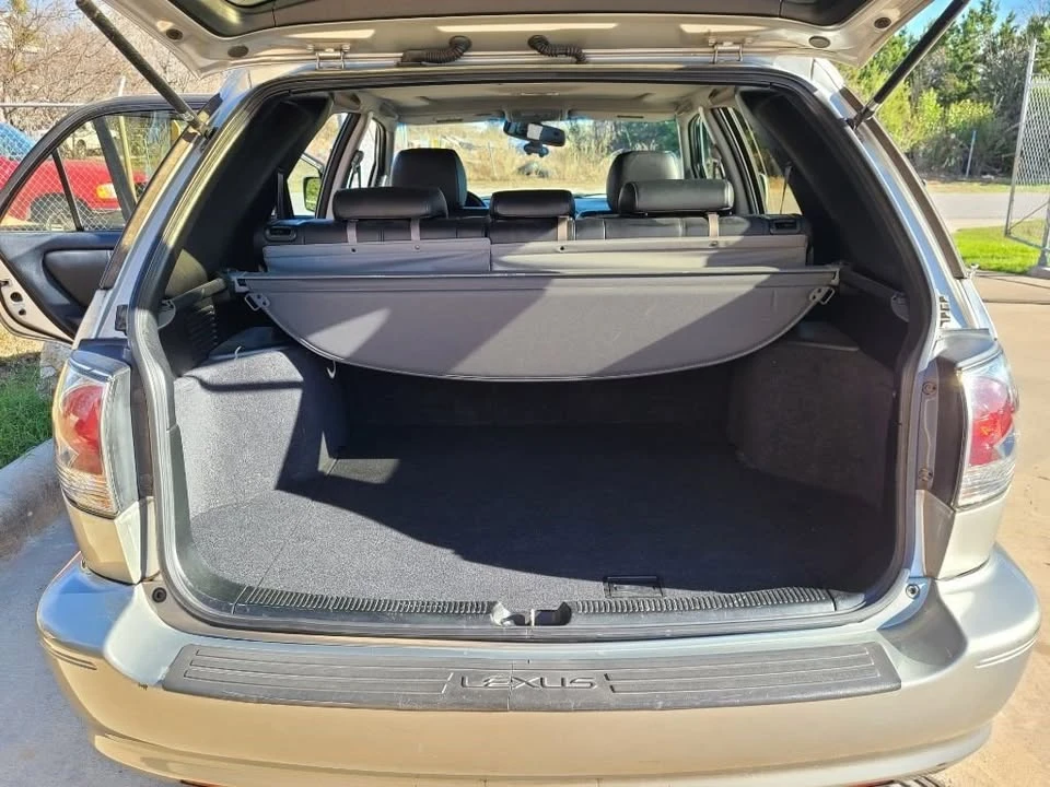 2001 Lexus RX 1st Gen - Image 12 of 16