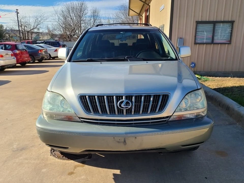 2001 Lexus RX 1st Gen - Image 8 of 16
