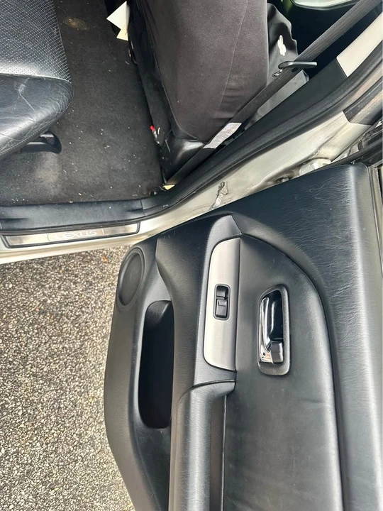 2001 Lexus RX 1st Gen - Image 3 of 16