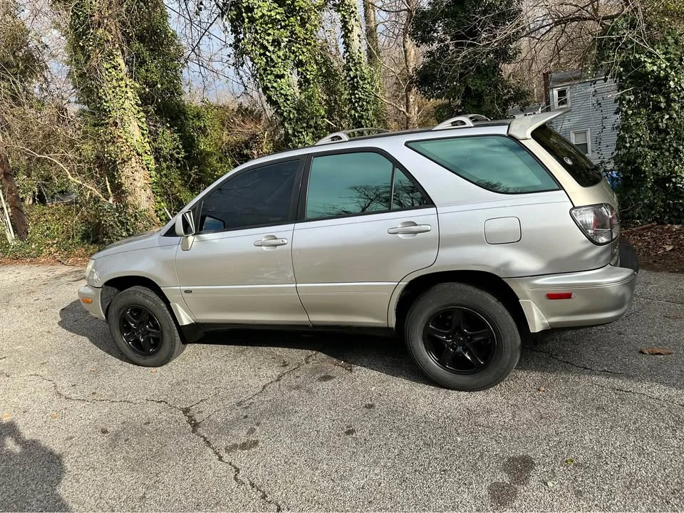 2001 Lexus RX 1st Gen - Image 14 of 17
