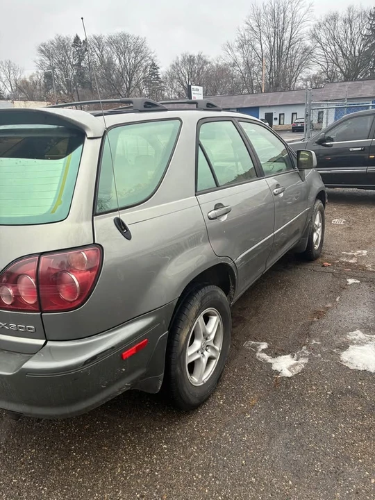 2001 Lexus RX 1st Gen - Image 4 of 8