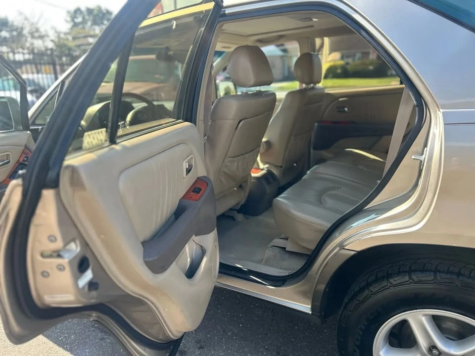 2001 Lexus RX 1st Gen - Image 13 of 20
