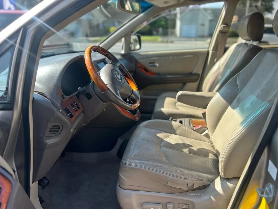2001 Lexus RX 1st Gen - Image 10 of 20
