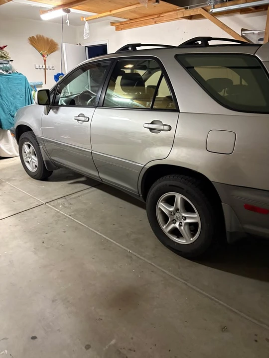 2001 Lexus RX 1st Gen - Image 3 of 3