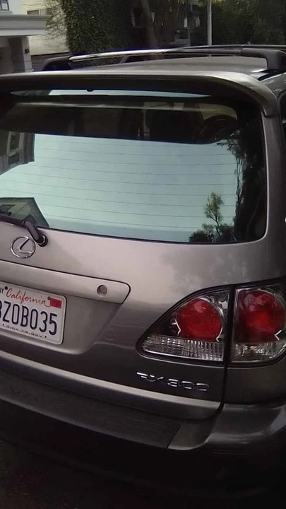 2001 Lexus RX 1st Gen - Image 2 of 4