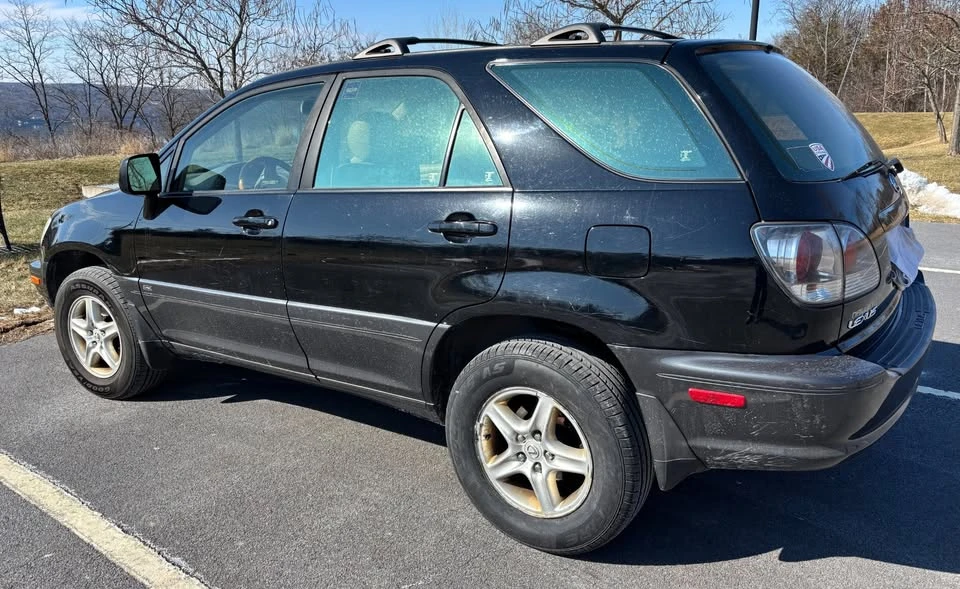 2001 Lexus RX 1st Gen - Image 2 of 6