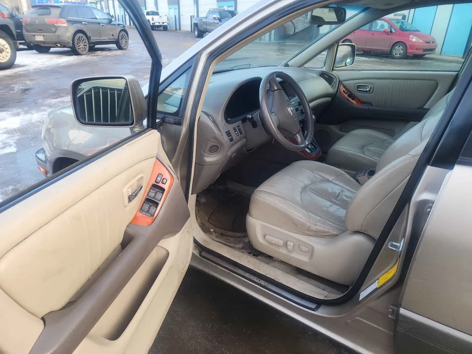 2001 Lexus RX 1st Gen - Image 3 of 9