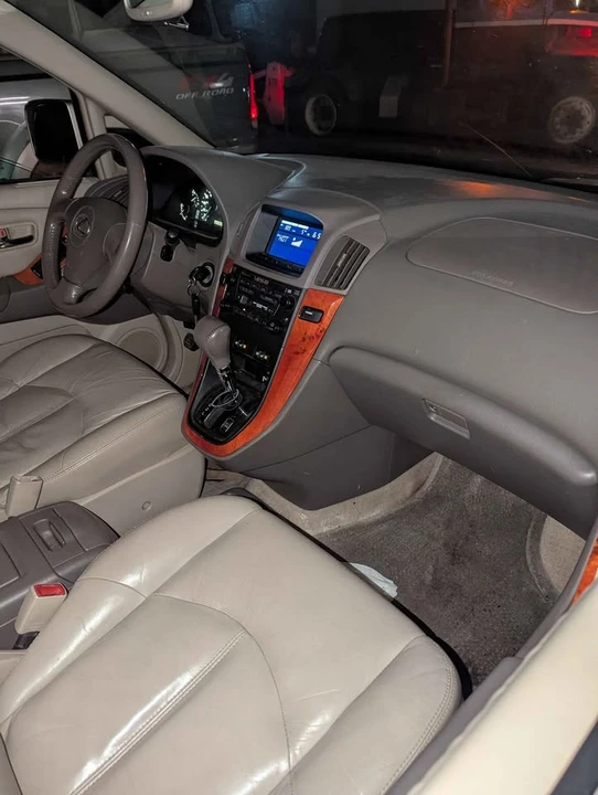 2001 Lexus RX 1st Gen - Image 2 of 9