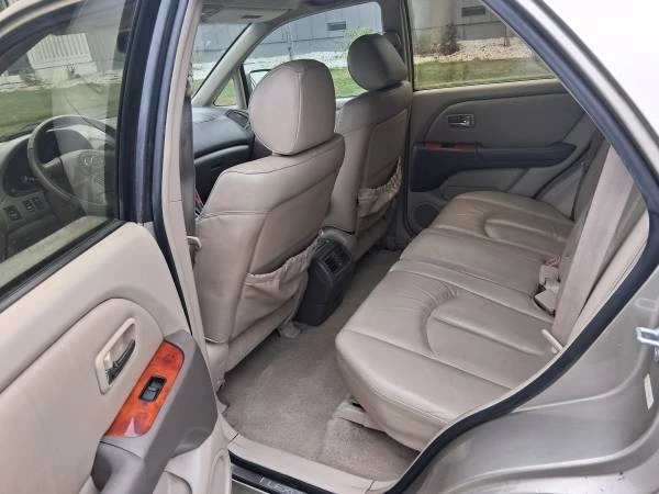 2001 Lexus RX 1st Gen - Image 7 of 9
