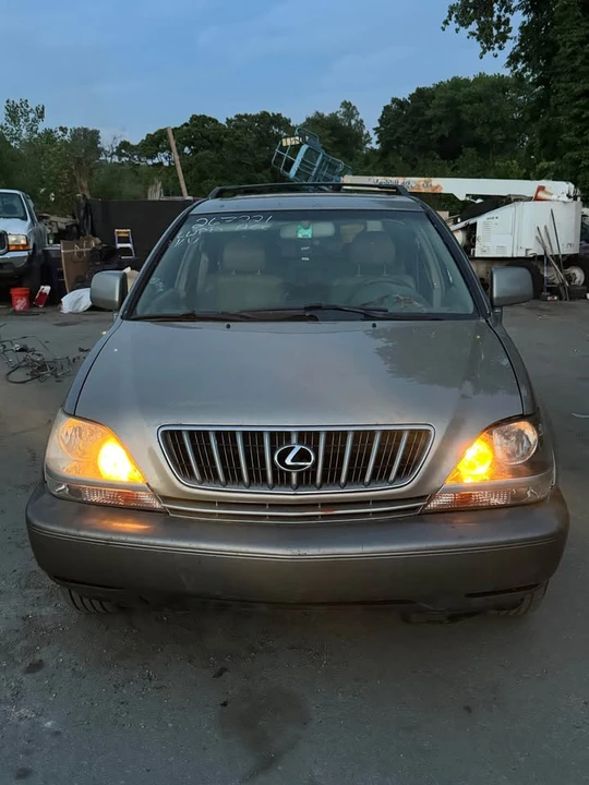 2001 Lexus RX 1st Gen - Image 2 of 10