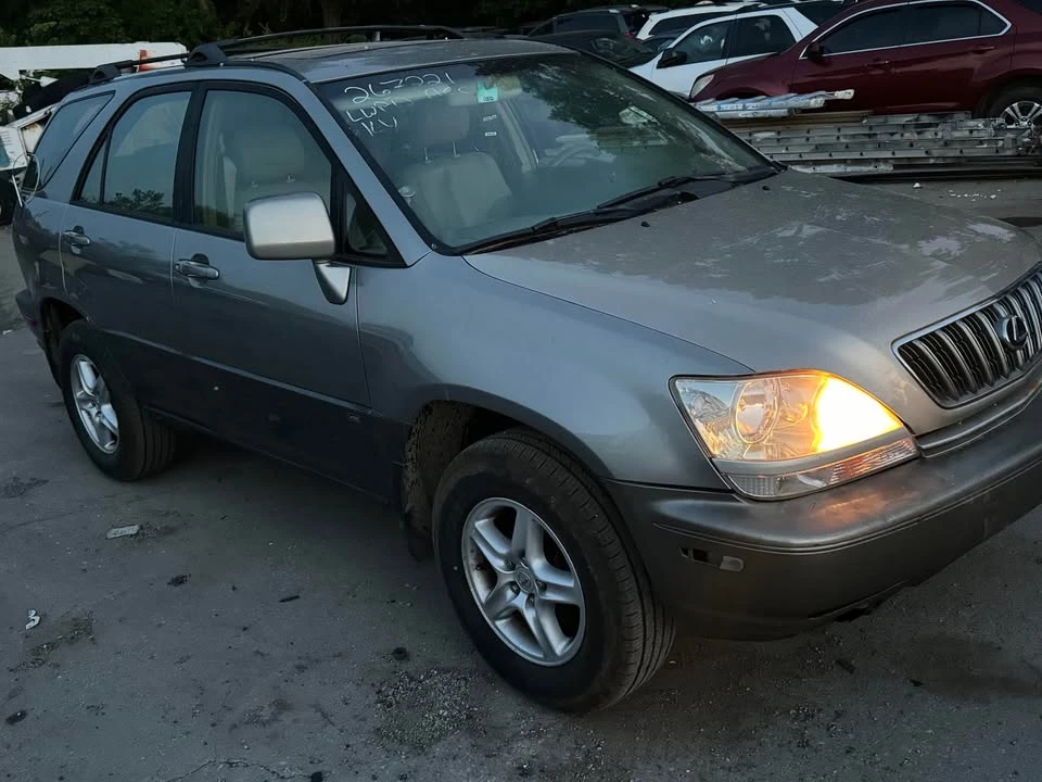 2001 Lexus RX 1st Gen - Image 7 of 10