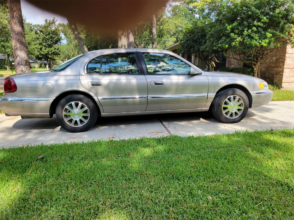 2001 Lincoln Continental 9th Gen - Image 4 of 15