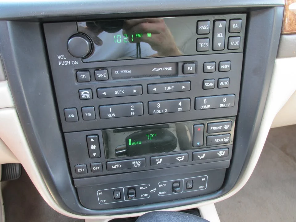 2001 Lincoln Continental 9th Gen - Image 13 of 13