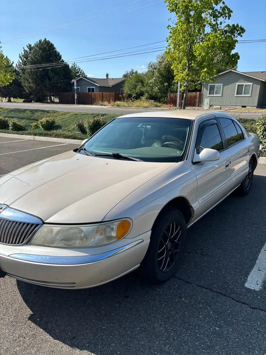 2001 Lincoln Continental 9th Gen - Image 4 of 12