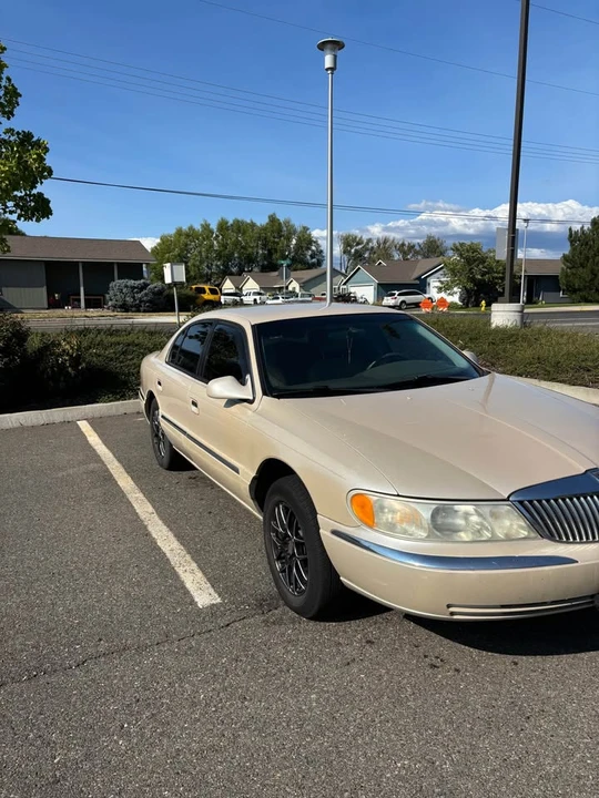 2001 Lincoln Continental 9th Gen - Image 5 of 12