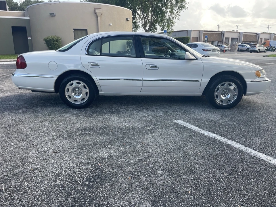 2001 Lincoln Continental 9th Gen - Image 8 of 16