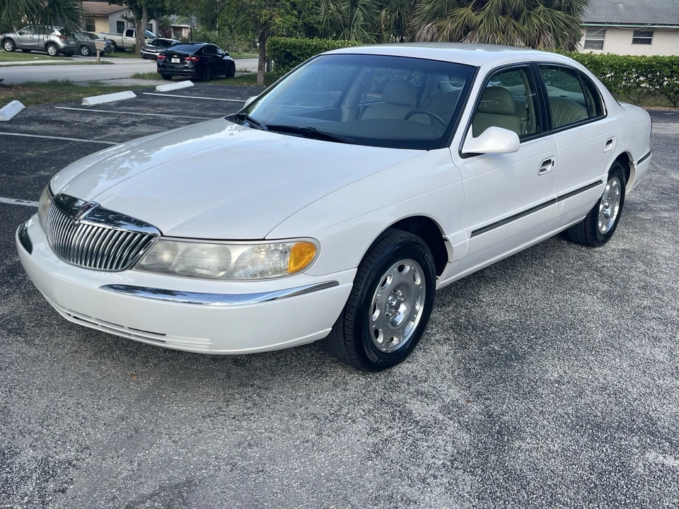 2001 Lincoln Continental 9th Gen - Image 2 of 16