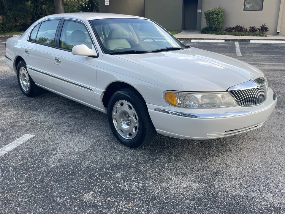 2001 Lincoln Continental 9th Gen - Image 3 of 16