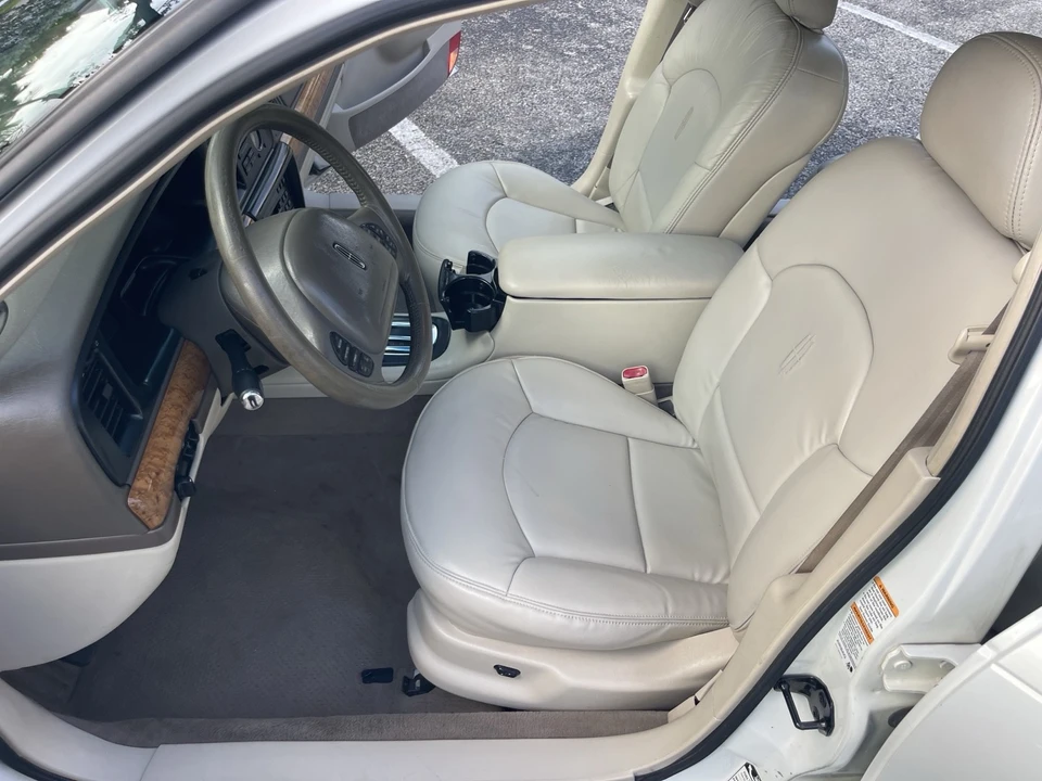 2001 Lincoln Continental 9th Gen - Image 9 of 16