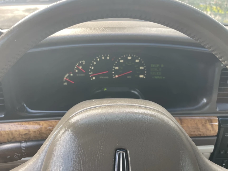 2001 Lincoln Continental 9th Gen - Image 14 of 16