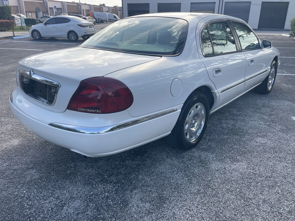 2001 Lincoln Continental 9th Gen - Image 6 of 16