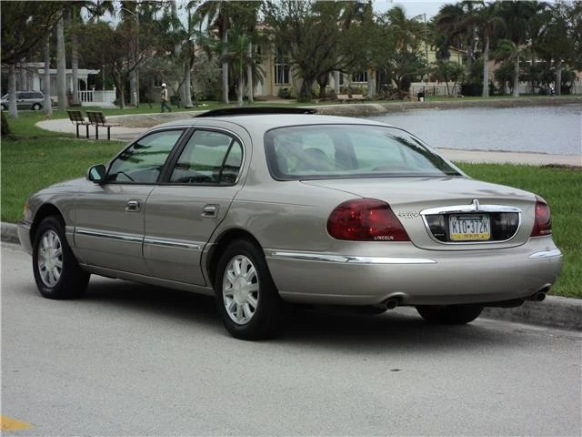 2001 Lincoln Continental 9th Gen - Image 2 of 12