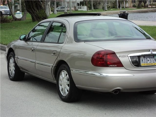 2001 Lincoln Continental 9th Gen - Image 3 of 12