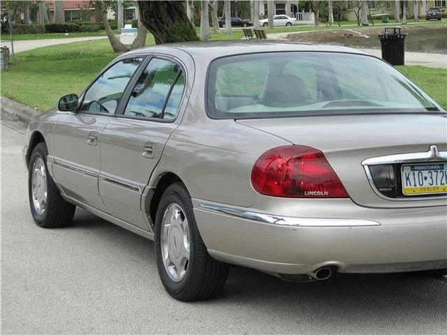 2001 Lincoln Continental 9th Gen - Image 3 of 12