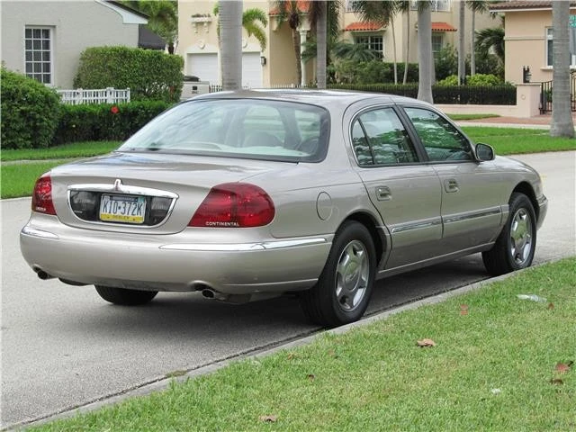 2001 Lincoln Continental 9th Gen - Image 8 of 12