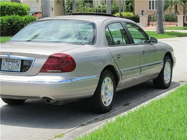 2001 Lincoln Continental 9th Gen - Image 5 of 12