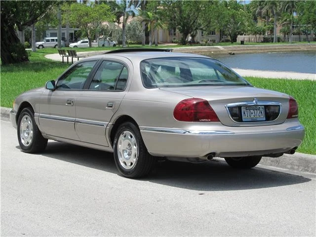 2001 Lincoln Continental 9th Gen - Image 2 of 12