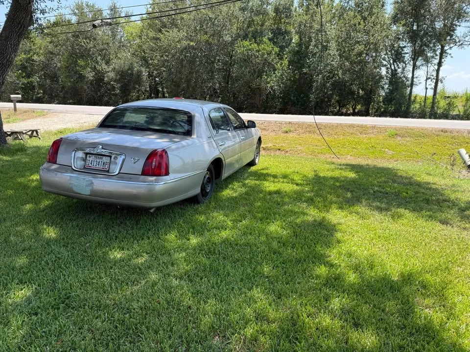 2001 Lincoln Continental 9th Gen - Image 3 of 7