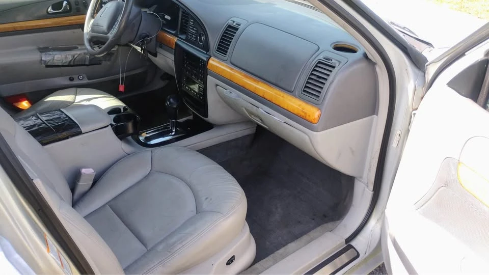 2001 Lincoln Continental 9th Gen - Image 6 of 12