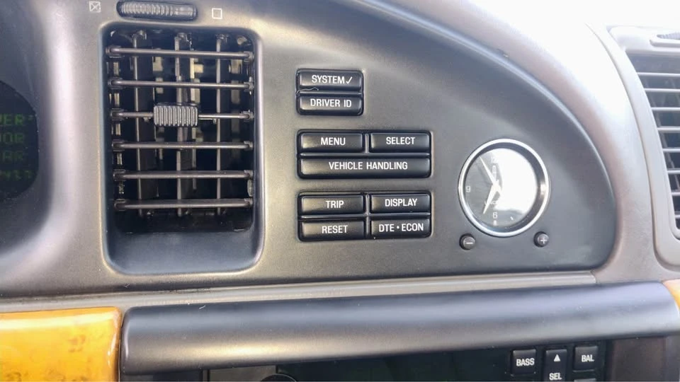 2001 Lincoln Continental 9th Gen - Image 9 of 12