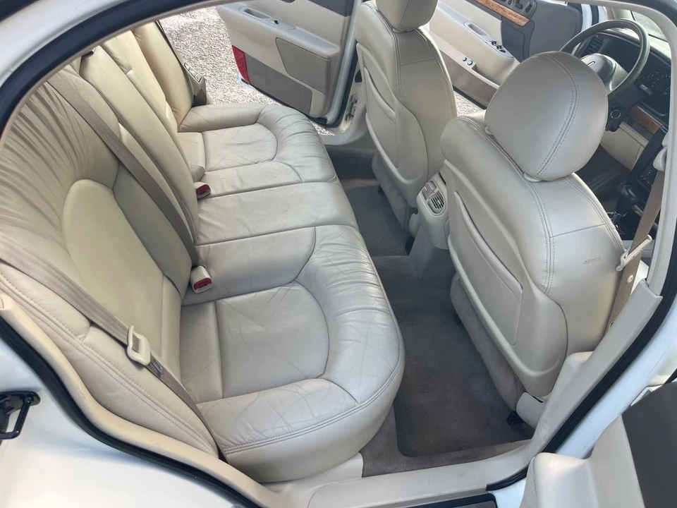 2001 Lincoln Continental 9th Gen - Image 11 of 13