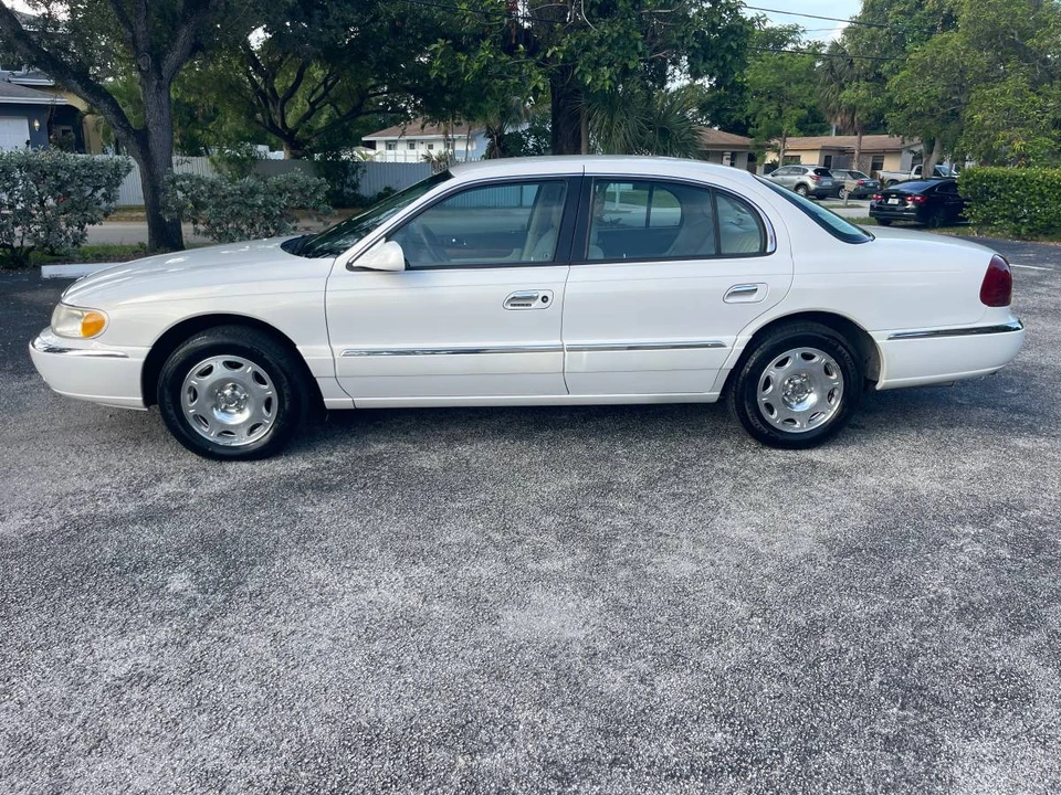 2001 Lincoln Continental 9th Gen - Image 4 of 13